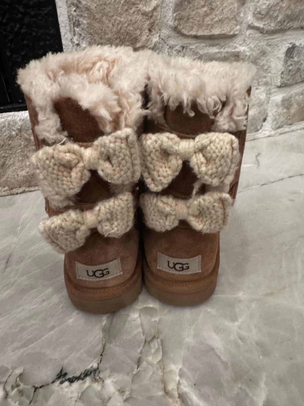 UGG Bailey Bow Kids Boots with Knit Bows size 4